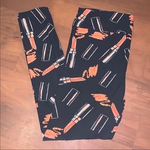 Lularoe Lipstick Leggings TC